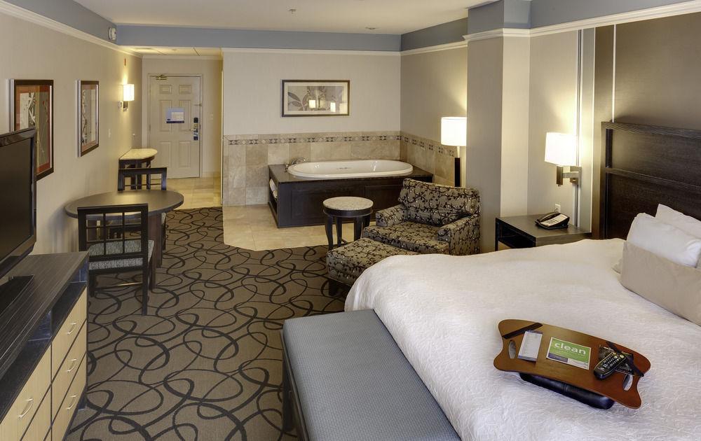 Hampton Inn & Suites Buffalo/Downtown Zewnętrze zdjęcie