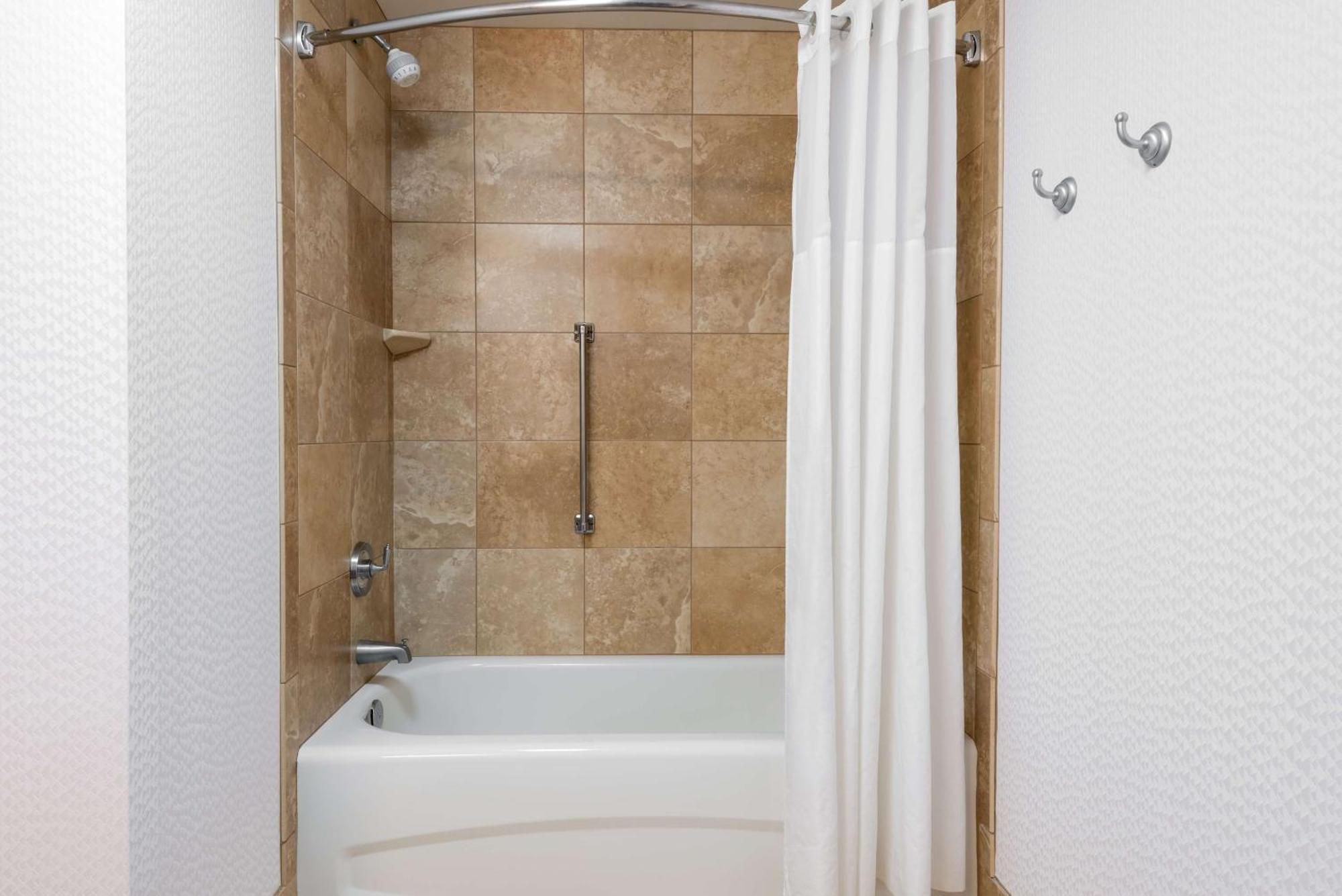Hampton Inn & Suites Buffalo/Downtown Zewnętrze zdjęcie