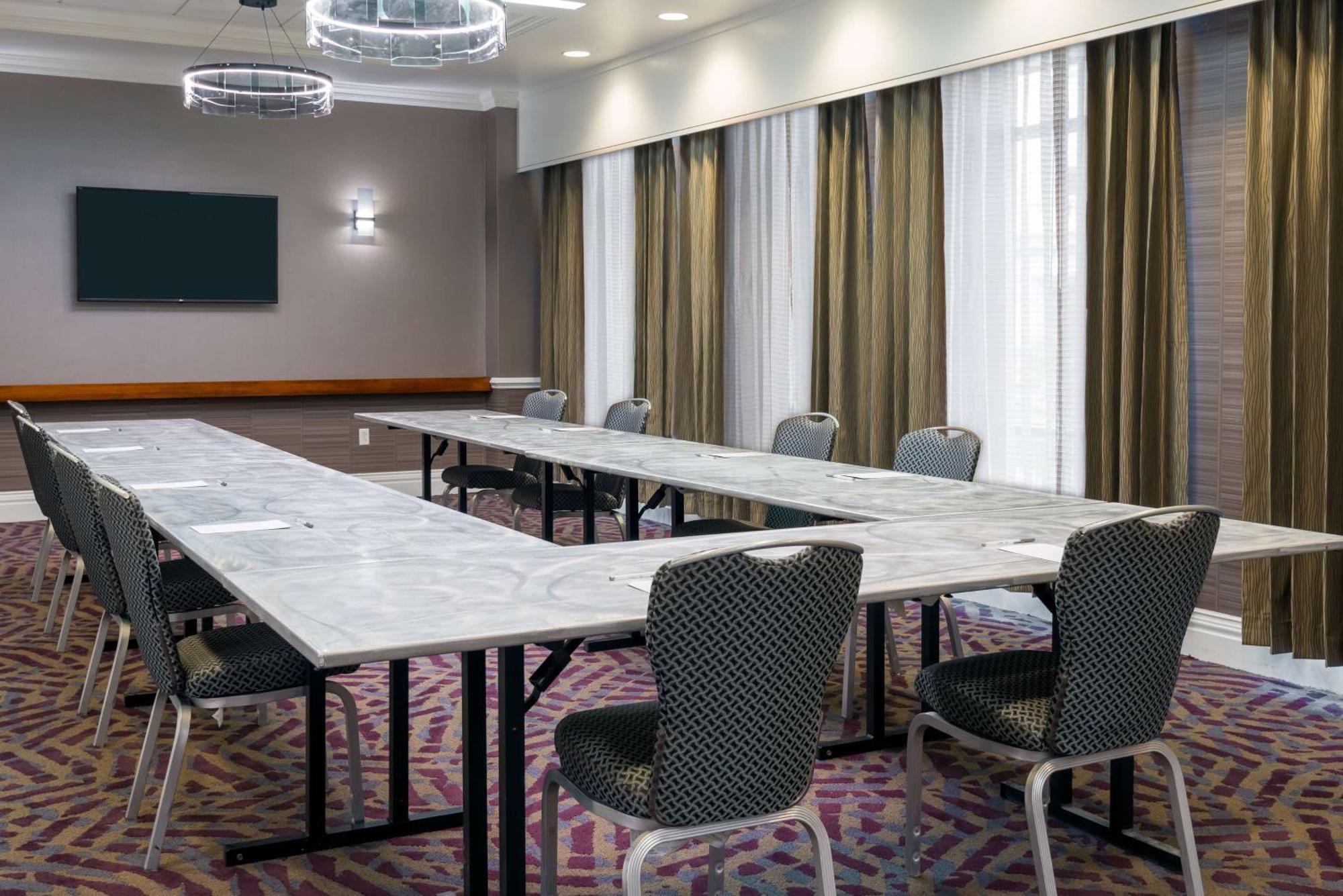 Hampton Inn & Suites Buffalo/Downtown Zewnętrze zdjęcie