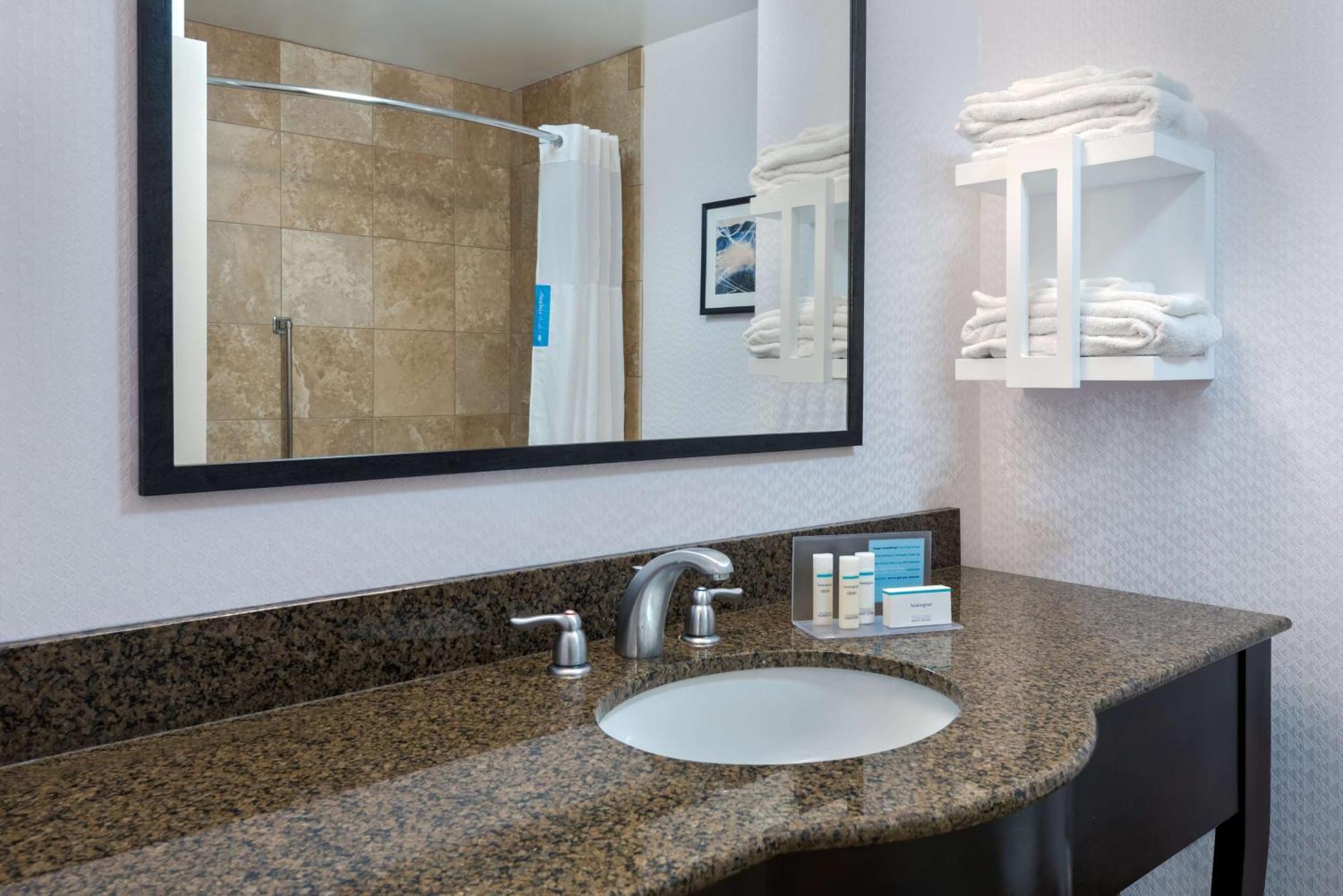 Hampton Inn & Suites Buffalo/Downtown Zewnętrze zdjęcie